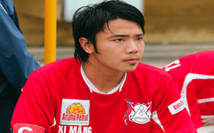 Nguyễn Hữu Thắng so với bạn bè cùng trang lứa là bén duyên khá sớm với bóng đá