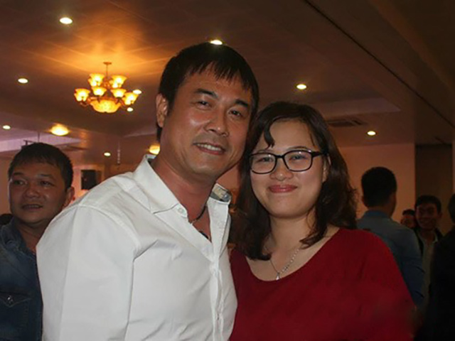 Nguyễn Hữu Thắng và người vợ của mình 